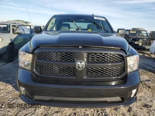 2018 Ram 1500 Express z VIN 3C6RR7KG3JG203310, wystawiony jako Copart lot #82222274 z przebiegiem 84 017 mil mil oraz Szkoda całkowita • Salvage title. Historia ofert i sprzedaży dostępna na DreamBid. Obrazek 5.