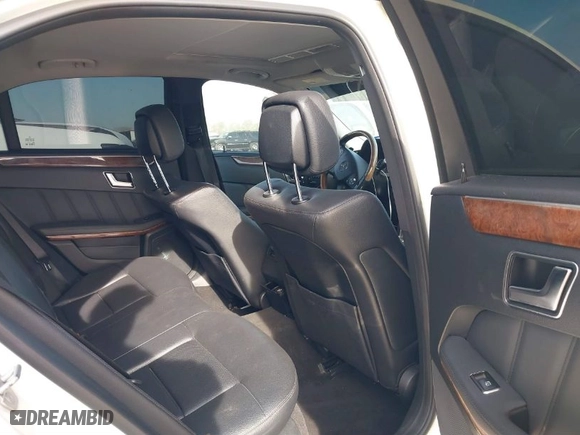 2012 Mercedes-Benz E-Class E 350 Luxury with VIN WDDHF8JBXCA595315, listed as a IAAI auction lot 41871462 with 122,677 mi miles. Bid and sale history available at carsss.com. Image 8.