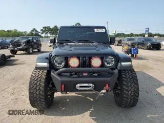 2020 Jeep Gladiator Rubicon with VIN 1C6JJTBG2LL166964, listed as a Copart auction lot 58041945 with 62,716 mi miles and Salvage title. Bid and sale history available at DreamBid. Image 5.
