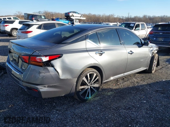2019 Nissan Altima 2.5 Platinum with VIN 1N4BL4FW1KC174475, listed as a IAAI auction lot 41231692 with 93,048 mi miles. Bid and sale history available at carsss.com. Image 4.