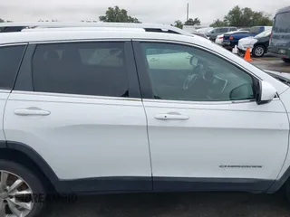 2014 Jeep Cherokee Limited with VIN 1C4PJLDS9EW225899, listed as a IAAI auction lot 41570392 with 226,226 mi miles. Bid and sale history available at carsss.com. Image 13.