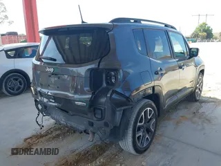 2018 Jeep Renegade Latitude with VIN ZACCJABB5JPG86563, listed as a IAAI auction lot 42109270 with 185,540 mi miles. Bid and sale history available at carsss.com. Image 4.