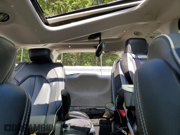 2022 Chrysler Pacifica Limited with VIN 2C4RC3GG4NR101672, listed as a Copart auction lot 66140534 with 26,647 mi miles and Salvage title. Bid and sale history available at DreamBid. Image 10.