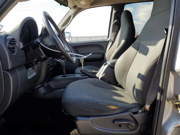 2003 Jeep Liberty Sport with VIN 1J4GK48K63W531852, listed as a Copart auction lot 41791325 with 186,367 mi miles and Salvage Title. Bid and sale history available at DreamBid. Image 7.