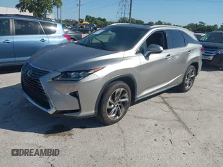 2019 Lexus RX 350L Premium z VIN JTJGZKCA9K2013385, wystawiony jako IAAI lot #42072200 z przebiegiem Nie podano mil oraz . Historia ofert i sprzedaży dostępna na DreamBid. Obrazek 2.