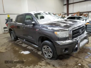 2013 Toyota Tundra z VIN 5TFDY5F18DX271506, wystawiony jako Copart lot #82296664 z przebiegiem Nie podano mil oraz Szkoda całkowita • Salvage title. Historia ofert i sprzedaży dostępna na DreamBid. Obrazek 4.