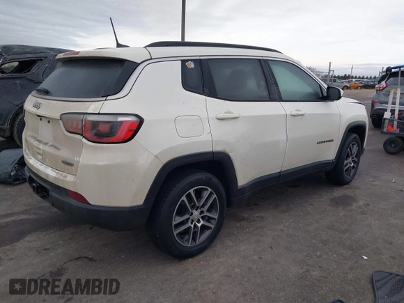 2017 Jeep Compass Latitude with VIN 3C4NJDBB5HT631320, listed as a IAAI auction lot 41446430 with 122,043 mi miles. Bid and sale history available at carsss.com. Image 4.