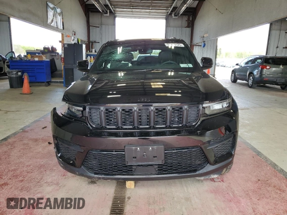 2023 Jeep Grand Cherokee Altitude with VIN 1C4RJHAG6PC516984, listed as a Copart auction lot 55919125 with 26,162 mi miles and Salvage title. Bid and sale history available at DreamBid. Image 5.