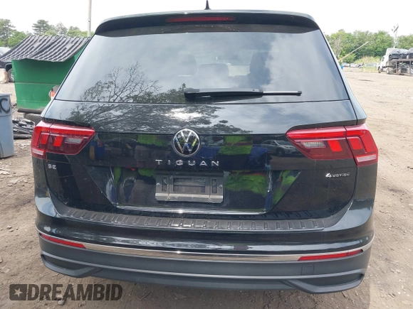 2024 Volkswagen Tiguan SE with VIN 3VVMB7AX6RM079301, listed as a IAAI auction lot 42404572 with 8,573 mi miles and . Bid and sale history available at DreamBid. Image 16.