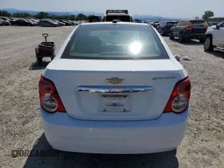 2016 Chevrolet Sonic LT z VIN 1G1JC5SH9G4134576, wystawiony jako Copart lot #58660555 z przebiegiem 127 067 mil mil oraz Czysty tytuł • Clean title. Historia ofert i sprzedaży dostępna na DreamBid. Obrazek 6.