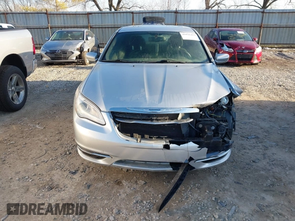 2011 Chrysler 200 Touring z VIN 1C3BC1FB5BN536158, wystawiony jako IAAI lot #41816455 z przebiegiem 111 069 mil mil oraz . Historia ofert i sprzedaży dostępna na DreamBid. Obrazek 12.