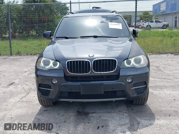 2012 BMW X5 35i z VIN 5UXZV4C5XCL990728, wystawiony jako IAAI lot #42386095 z przebiegiem 124 613 mil mil oraz . Historia ofert i sprzedaży dostępna na DreamBid. Obrazek 6.