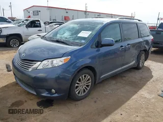 2017 Toyota Sienna XLE Auto Access Seat with VIN 5TDYZ3DC1HS888393, listed as a IAAI auction lot 41572093 with 95,290 mi miles. Bid and sale history available at carsss.com. Image 2.