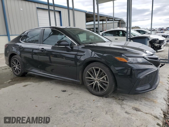 2022 Toyota Camry SE with VIN 4T1G11AK4NU631251, listed as a Copart auction lot 49488915 with 67,900 mi miles and Salvage Title. Bid and sale history available at carsss.com. Image 4.