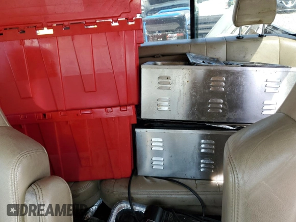 2006 Ford F-250 XL с VIN 1FTSW20P56EB68003, выставлен на аукционе Copart как лот 50697015 с пробегом 203 006 миль миль и Списание • Salvage title. История ставок и продаж доступна на DreamBid. Изображение 10.