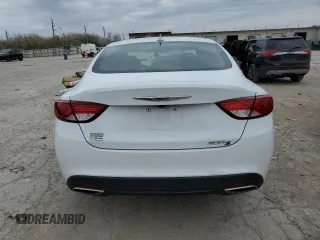 2016 Chrysler 200 S z VIN 1C3CCCBG4GN111295, wystawiony jako Copart lot #53568965 z przebiegiem 81 101 mil mil oraz Szkoda całkowita • Salvage title. Historia ofert i sprzedaży dostępna na DreamBid. Obrazek 6.