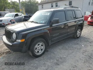 2013 Jeep Patriot Sport z VIN 1C4NJPBA0DD245848, wystawiony jako Copart lot #60368145 z przebiegiem 97 920 mil mil oraz Czysty tytuł • Clean title. Historia ofert i sprzedaży dostępna na DreamBid. Obrazek 1.