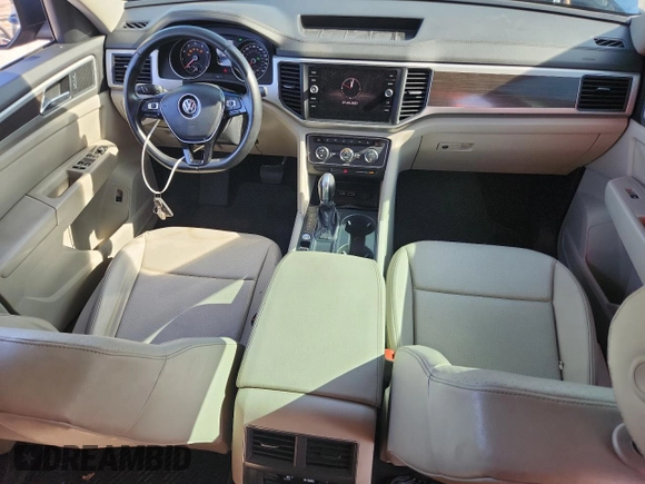 2018 Volkswagen Atlas SE with VIN 1V2DR2CA8JC509601, listed as a Copart auction lot 63747935 with 176,406 mi miles and Salvage title. Bid and sale history available at DreamBid. Image 8.
