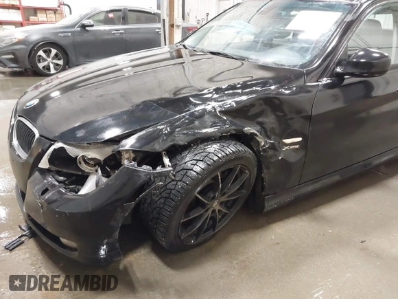 2011 BMW 3 Series 328i xDrive with VIN WBAPK7C5XBA818385, listed as a IAAI auction lot 41655317 with 113,639 mi miles. Bid and sale history available at carsss.com. Image 6.