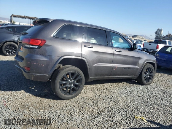 2018 Jeep Grand Cherokee Altitude with VIN 1C4RJEAG7JC512593, listed as a Copart auction lot 46709485 with 84,233 mi miles and Salvage Title. Bid and sale history available at carsss.com. Image 3.
