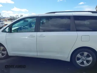 2013 Toyota Sienna LE AAS with VIN 5TDKK3DC4DS358746, listed as a IAAI auction lot 41788838 with 92,281 mi miles. Bid and sale history available at carsss.com. Image 15.
