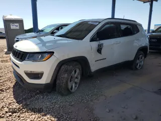 2018 Jeep Compass Latitude z VIN 3C4NJDBB1JT115008, wystawiony jako Copart lot #57908055 z przebiegiem 74 481 mil mil oraz Szkody całkowita. Historia ofert i sprzedaży dostępna na DreamBid. Obrazek 1.