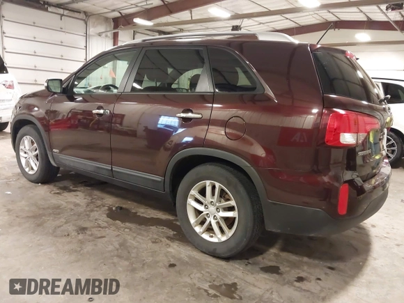 2014 Kia Sorento LX z VIN 5XYKTCA67EG541133, wystawiony jako IAAI lot #42335504 z przebiegiem 83 584 mil mil oraz . Historia ofert i sprzedaży dostępna na DreamBid. Obrazek 3.