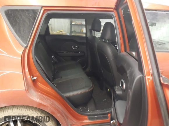 2018 Kia Soul ! with VIN KNDJX3AA4J7587286, listed as a IAAI auction lot 41657795 with 104,533 mi miles. Bid and sale history available at carsss.com. Image 8.