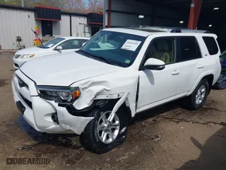 2020 Toyota 4Runner SR5 with VIN JTEBU5JR1L5793061, listed as a IAAI auction lot 41931410 with 81,984 mi miles. Bid and sale history available at carsss.com. Image 17.