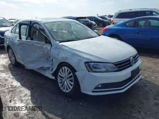 2016 Volkswagen Jetta Sedan 1.8T SEL with VIN 3VWL17AJ2GM324601, listed as a IAAI auction lot 41522493 with 98,482 mi miles. Bid and sale history available at carsss.com. Image 1.