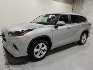 2023 Toyota Highlander L z VIN 5TDKDRAH7PS502727, wystawiony jako Copart lot #59237145 z przebiegiem 41 216 mil mil oraz Czysty tytuł • Clean title. Historia ofert i sprzedaży dostępna na DreamBid. Obrazek 1.