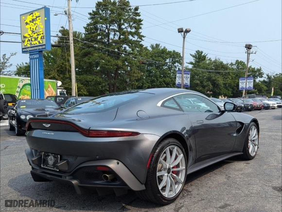 2019 Aston Martin Vantage with VIN SCFSMGAW4KGN01431, listed as a Copart auction lot 44152995 with 9,949 mi miles and Clean Title. Bid and sale history available at carsss.com. Image 4.