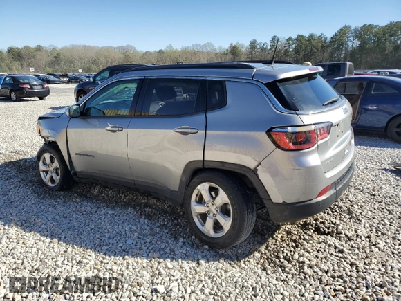 2020 Jeep Compass Latitude with VIN 3C4NJDBB0LT164557, listed as a Copart auction lot 49417785 with 25,540 mi miles and Salvage Title. Bid and sale history available at carsss.com. Image 2.