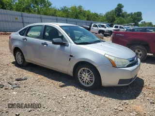 2008 Ford Focus SE z VIN 1FAHP35N78W115746, wystawiony jako Copart lot #60981575 z przebiegiem 195 035 mil mil oraz Czysty tytuł • Clean title. Historia ofert i sprzedaży dostępna na DreamBid. Obrazek 4.