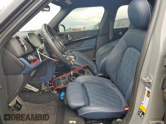 2023 MINI Countryman John Cooper Works with VIN WMZ33BS04P3P68957, listed as a Copart auction lot 61590245 with 28,518 mi miles and Salvage title. Bid and sale history available at DreamBid. Image 7.