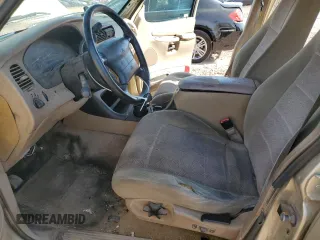 2000 Ford Explorer XLT with VIN 1FMZU63E7YZB87715, listed as a Copart auction lot 43539135 with 233,743 mi miles and Clean title. Bid and sale history available at DreamBid. Image 7.