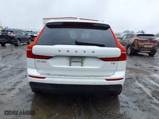 2020 Volvo XC60 Momentum with VIN YV4102DK8L1522348, listed as a IAAI auction lot 41729535 with 43,833 mi miles. Bid and sale history available at carsss.com. Image 16.