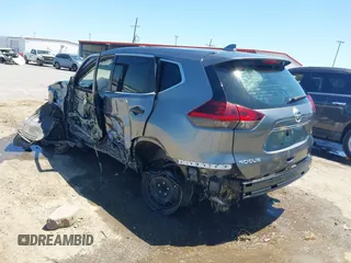 2020 Nissan Rogue S z VIN 5N1AT2MT7LC726013, wystawiony jako IAAI lot #42011385 z przebiegiem 84 522 mil mil oraz . Historia ofert i sprzedaży dostępna na DreamBid. Obrazek 3.