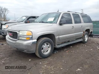 2002 GMC Yukon XL SLT with VIN 3GKFK16Z72G344251, listed as a IAAI auction lot 41644337 with 196,118 mi miles. Bid and sale history available at carsss.com. Image 2.