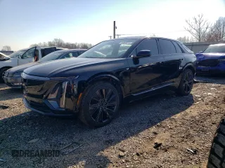 2024 Cadillac LYRIQ Sport z VIN 1GYKPWRK3RZ112032, wystawiony jako Copart lot #46460015 z przebiegiem 7 203 mil mil oraz Szkoda całkowita • Salvage title. Historia ofert i sprzedaży dostępna na DreamBid. Obrazek 1.