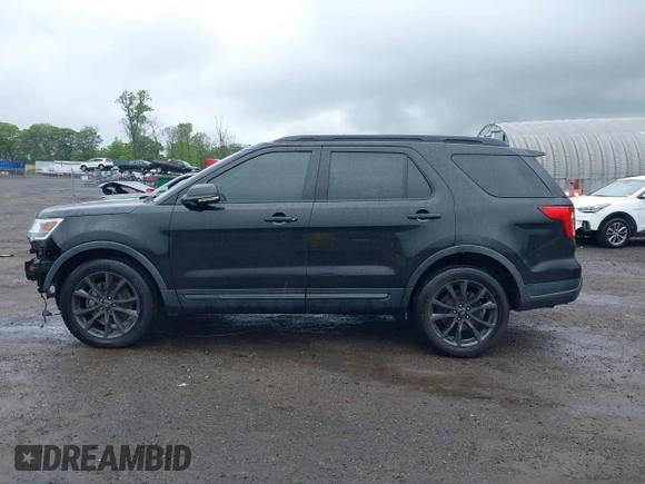 2019 Ford Explorer XLT с VIN 1FM5K8D86KGA81851, выставлен на аукционе IAAI как лот 42300021 с пробегом 54 486 миль миль и . История ставок и продаж доступна на DreamBid. Изображение 14.