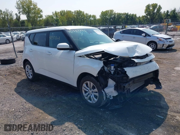 2023 Kia Soul LX with VIN KNDJ23AU2P7215902, listed as a IAAI auction lot 40337743 with 13,896 mi miles and . Bid and sale history available at DreamBid. Image 1.