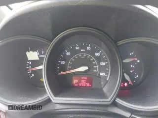 2017 Kia Rio LX z VIN KNADM4A35H6117584, wystawiony jako IAAI lot #42244051 z przebiegiem 123 378 mil mil oraz . Historia ofert i sprzedaży dostępna na DreamBid. Obrazek 7.