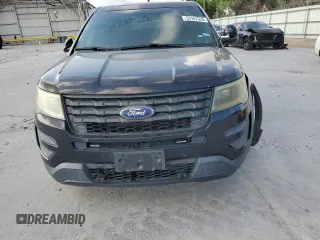 2017 Ford Police Interceptor Utility z VIN 1FM5K8AR3HGB15573, wystawiony jako Copart lot #53167325 z przebiegiem 89 342 mil mil oraz Szkody całkowita. Historia ofert i sprzedaży dostępna na DreamBid. Obrazek 5.
