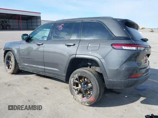 2025 Jeep Grand Cherokee Altitude X with VIN 1C4RJHAGXSC289968, listed as a IAAI auction lot 41918797 with 672 mi miles and . Bid and sale history available at DreamBid. Image 3.