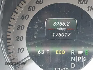 2013 Mercedes-Benz GLK 350 with VIN WDCGG8JB9DG152326, listed as a IAAI auction lot 42091824 with 175,017 mi miles and . Bid and sale history available at carsss.com. Image 15.