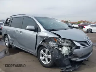 2015 Toyota Sienna LE AAS with VIN 5TDKK3DC6FS627672, listed as a IAAI auction lot 41900555 with 205,111 mi miles. Bid and sale history available at carsss.com. Image 6.