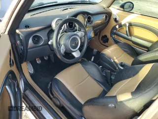 2008 MINI Convertible S z VIN WMWRH33558TJ45177, wystawiony jako Copart lot #79543814 z przebiegiem 102 421 mil mil oraz Szkoda całkowita • Salvage title. Historia ofert i sprzedaży dostępna na DreamBid. Obrazek 8.