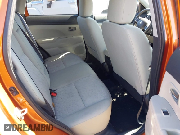 2021 Mitsubishi Outlander ES z VIN JA4ARUAU7MU006454, wystawiony jako IAAI lot #41844401 z przebiegiem 58 080 mil mil oraz . Historia ofert i sprzedaży dostępna na DreamBid. Obrazek 8.