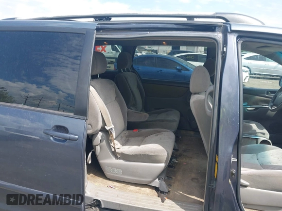 2007 Toyota Sienna CE with VIN 5TDZK23C77S030350, listed as a IAAI auction lot 42231747 with 218,321 mi miles and . Bid and sale history available at carsss.com. Image 8.